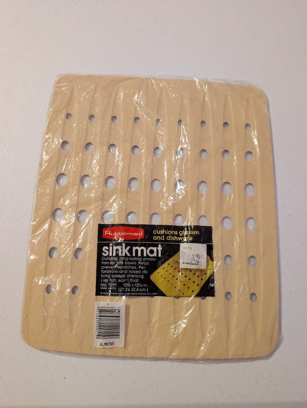 Vintage 1983 Rubbermaid Sink Mat Almond Beige 12.75"x10.75" Made in USA NOS